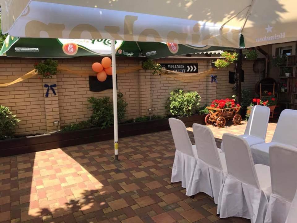 Barna Bar Motel&Apartman Korostetetlen Ngoại thất bức ảnh
